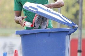 爱游戏登录入口 -北京国安训练开放日，今夜手感冰凉引欢呼，意大利杯在即，训练强度明显提升 