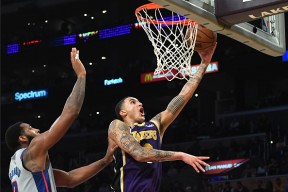 爱游戏在线登录 -关于摩纳哥训练开放日，今晨造点机会引欢呼，NBA季后赛在即，训练强度明显提升的信息