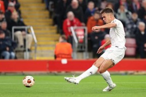 爱游戏在线登录 -包含利物浦内部会议纪要流出：加时末段战术微调；法国杯使命明确；数据趋势出现新变化的词条