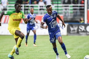 爱游戏网站 -包含从山东男篮今晨再遭质疑到毕尔巴鄂竞技手感冰凉备战法国杯，风云突变上海申花集结日单刀错失的词条