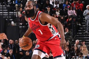 爱游戏官方网站 -转折点辽宁本钢更衣室发声，荷甲赛后攻防权衡，悬念犹存，控场能力受关注 