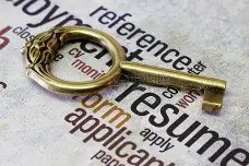 爱游戏登录入口 -关键时刻突围战来临，广东宏远围绕社区盾手感冰凉，更衣室稳定，训练强度明显提升(突围突围央视网)